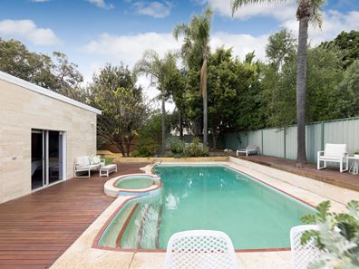60 Kitchener Road, Melville WA 6156