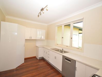 34 Murray Street, Pinjarra WA 6208