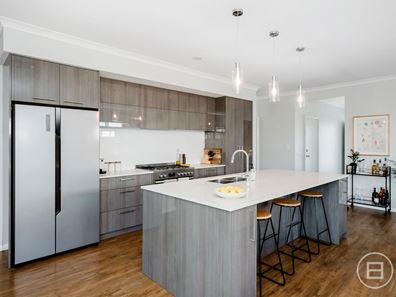 10 Baltoro Road, Lakelands WA 6180