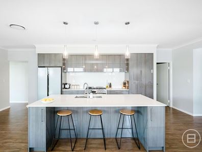 10 Baltoro Road, Lakelands WA 6180