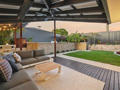 1 Airlie Street, Kallaroo WA 6025