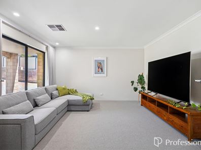 27 Yilgarn Street, Mundaring WA 6073