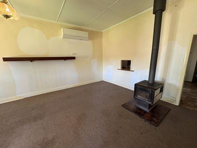 44 Woodward Street, Coolgardie WA 6429