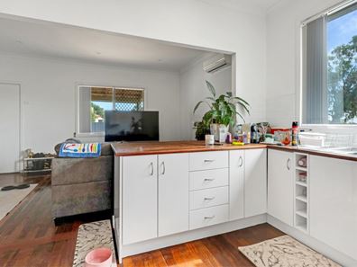 1 Lantana Street, Rangeway WA 6530