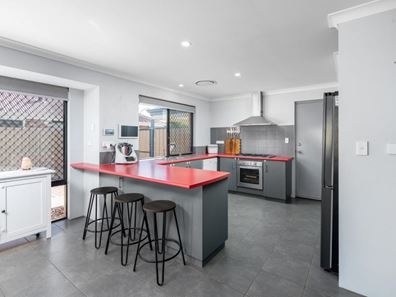 12 Kambany Approach, Dalyellup WA 6230