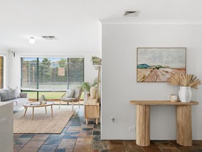 17 Rothesay Court, Cooloongup WA 6168