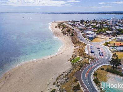 7 Allan Place, Halls Head WA 6210