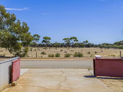 39 Long Street, Moora WA 6510