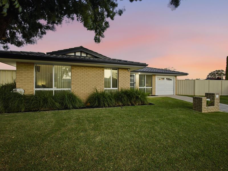 2 Chisholm Circle, Seville Grove WA 6112