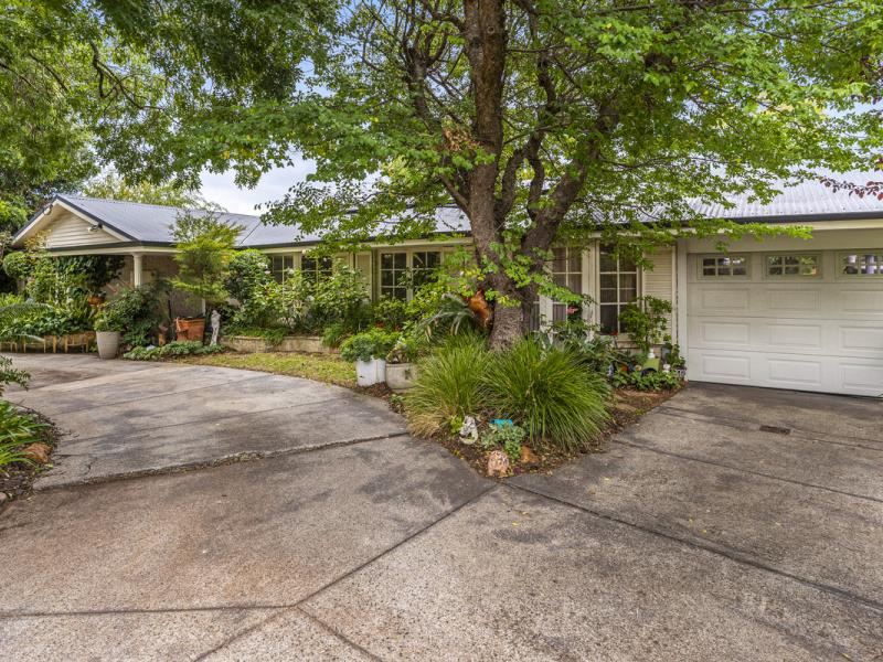 11 Blamire Road, Kalamunda