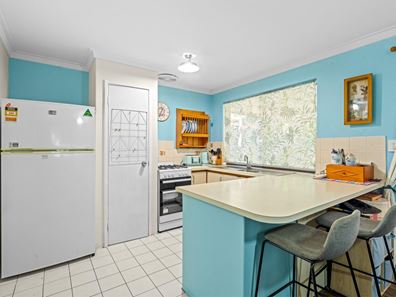 6 Bresnahan Place, Marangaroo WA 6064