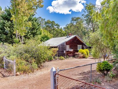 56 Marginata Crescent, Dwellingup WA 6213