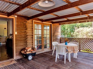 56 Marginata Crescent, Dwellingup WA 6213