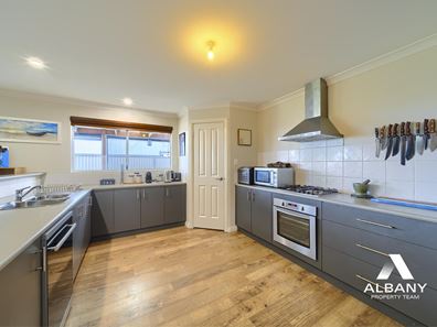 4 McCardell Crescent, Bayonet Head WA 6330