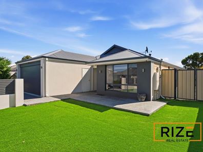 30 Rocklands Loop, Carramar WA 6031