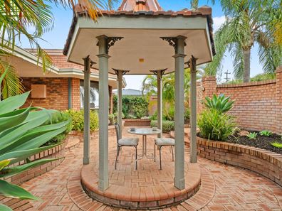 11 Kookerbrook Street, Dudley Park WA 6210