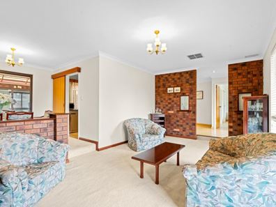 12 Cadogan Street, Kingsley WA 6026