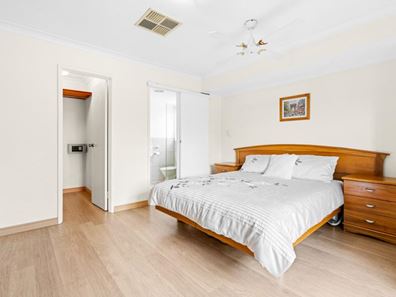 12 Cadogan Street, Kingsley WA 6026