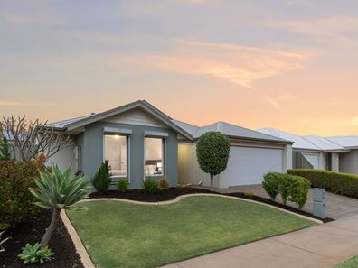 17 Kinsella Avenue, Byford WA 6122