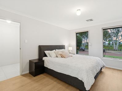 17 Kinsella Avenue, Byford WA 6122