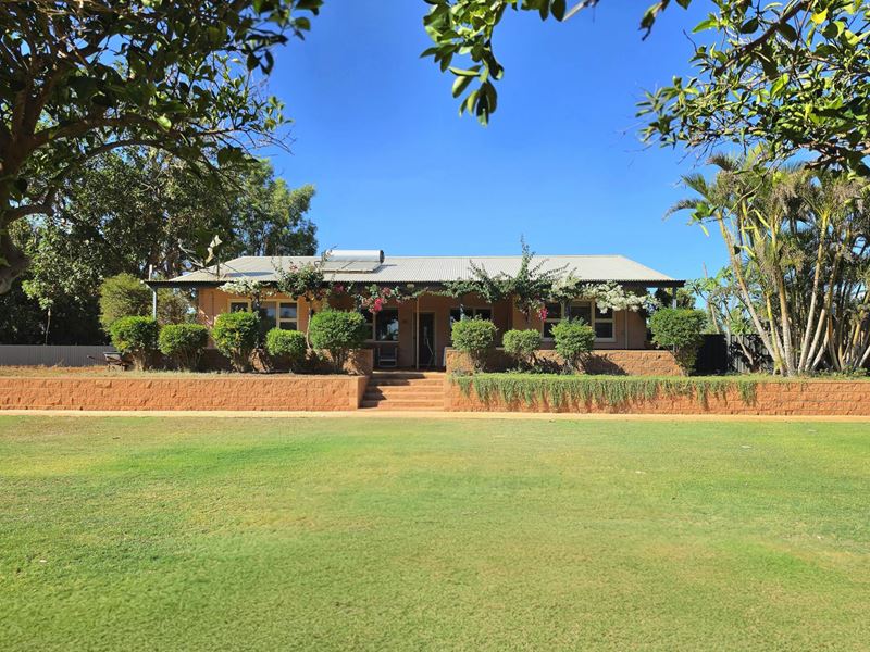 23 North River Road, Carnarvon WA 6701