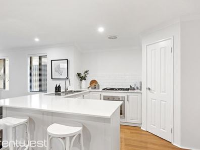 9 Marden Grange, Aveley WA 6069