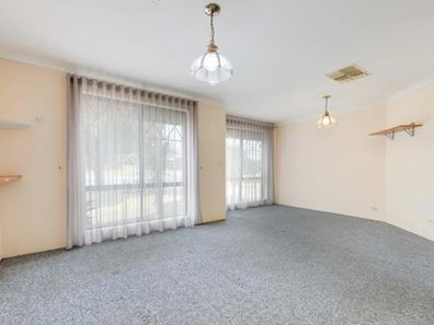 35 Brougham Crescent, Orelia WA 6167