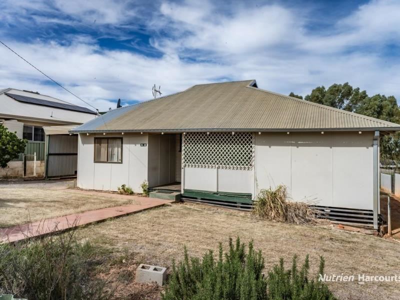 36 Essex Street, Northampton WA 6535