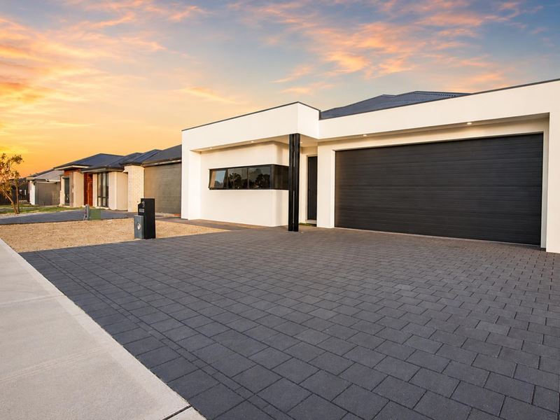 25 Lustre Road, Bennett Springs WA 6063
