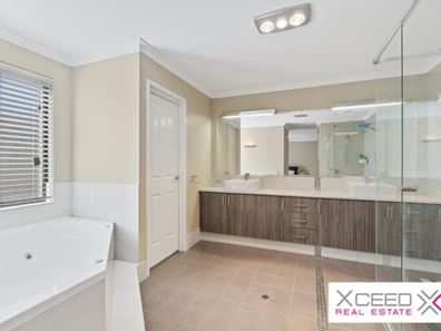 29 Yellowwood Avenue, Piara Waters WA 6112