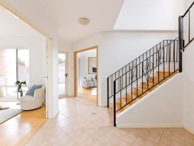 2/25 Roscorla Avenue, Yokine WA 6060