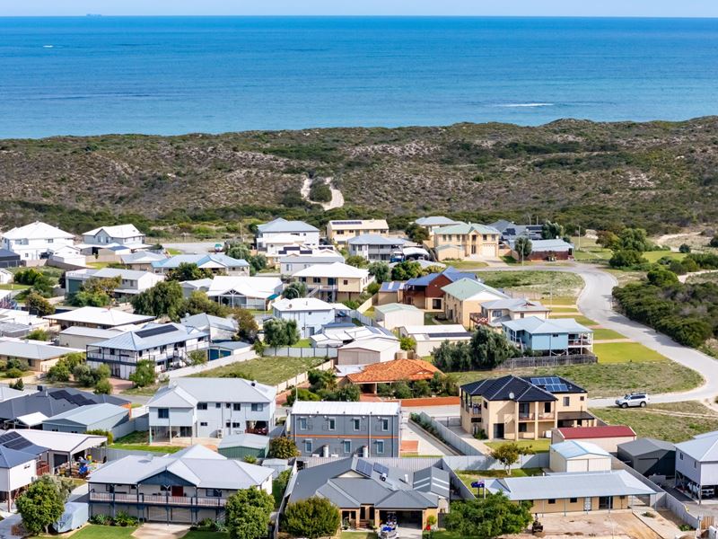 45 Lucraft  Loop, Ledge Point WA 6043