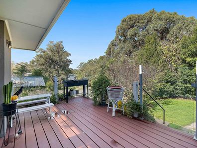 14 Rinaldo Place, Coolbellup WA 6163