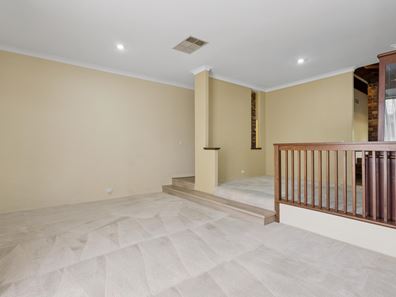 6 Flint Court, Leeming WA 6149