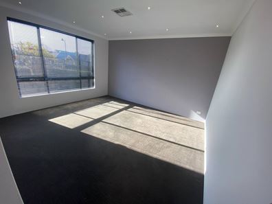 34 Pexton Drive, South Guildford WA 6055