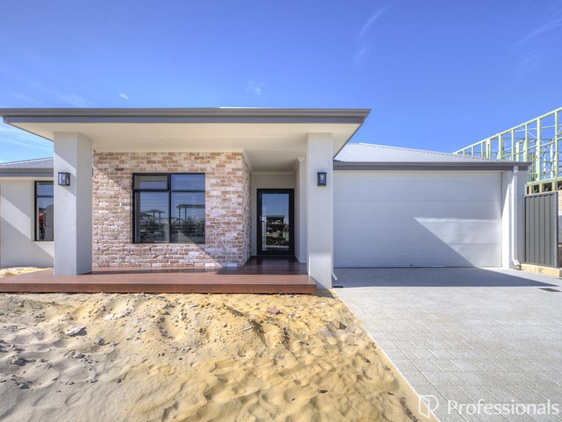 11 Solida Road, Jindalee WA 6036