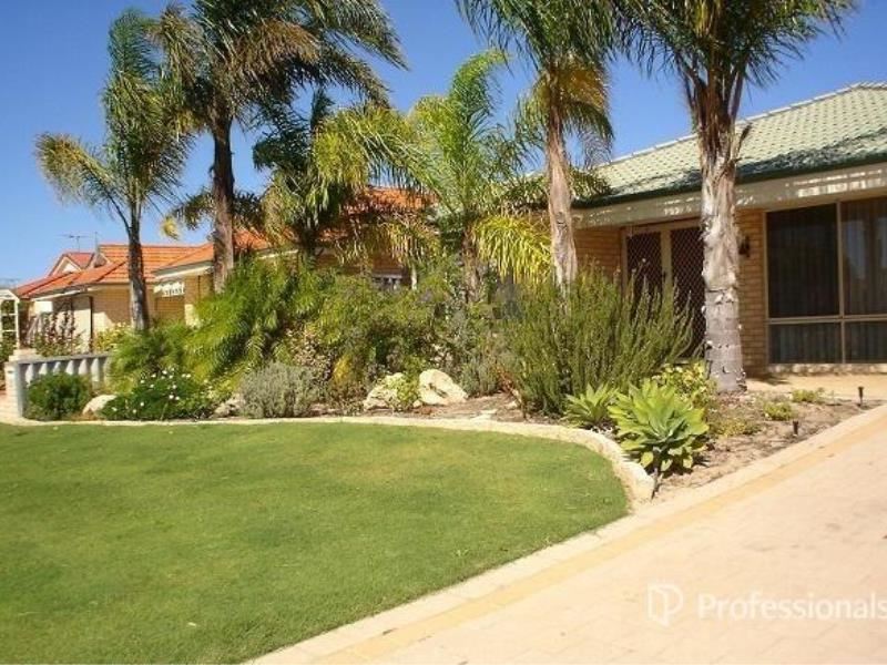 8 Pebblebeach Cove, Waikiki WA 6169