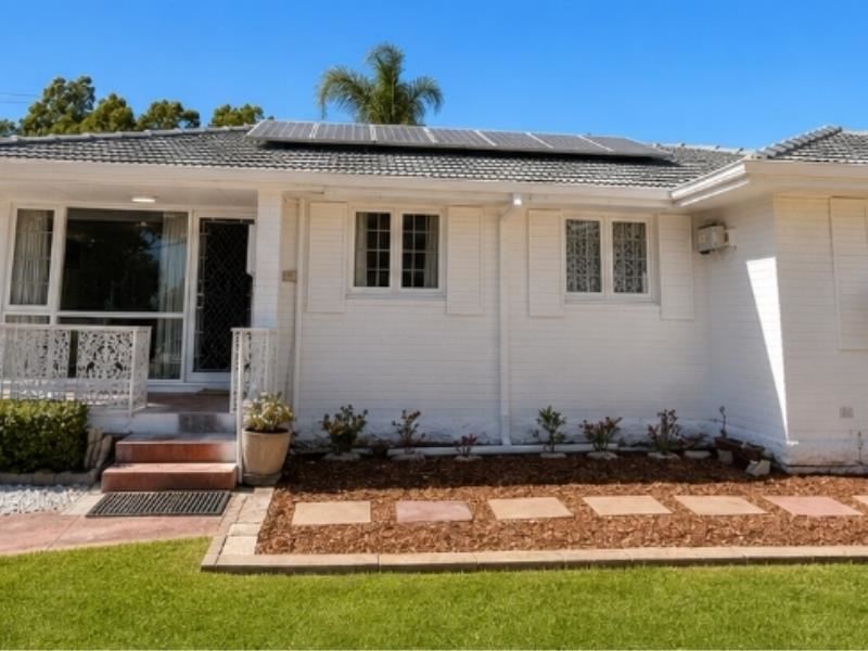 Room/2, 2 Grimrey Rd, Lockridge WA 6054
