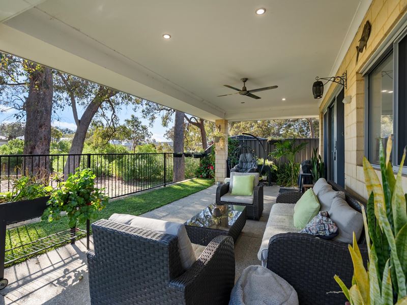 40 Tonalli Circuit, Lakelands WA 6180