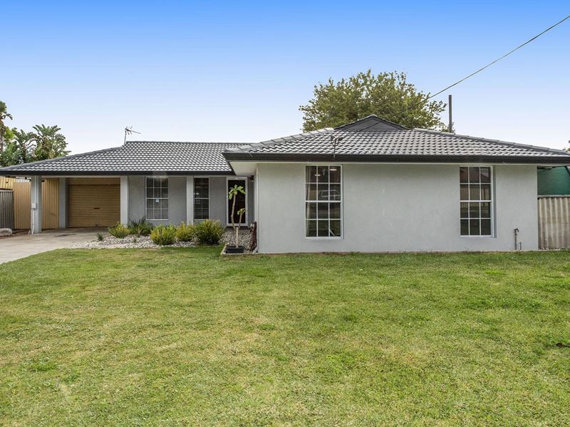 4 Tarwarri Close, Hillman WA 6168