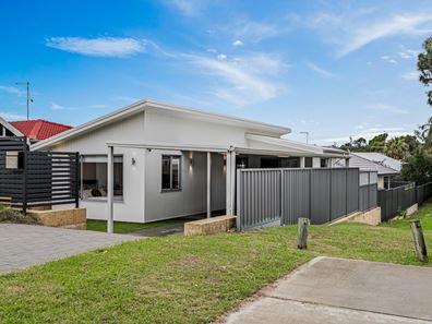 282a Camberwarra Drive, Craigie WA 6025