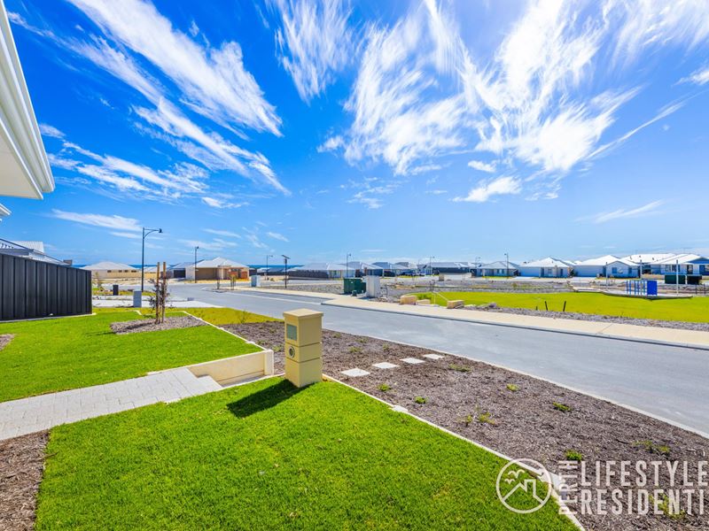 8 Sentinel Drive, Two Rocks WA 6037