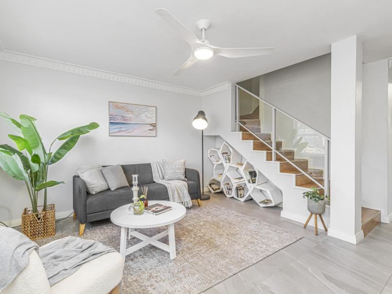 3/337 Canning Highway, Como