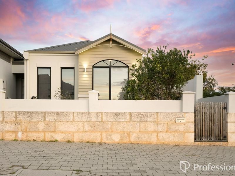 35 Barmouth Loop, Butler WA 6036