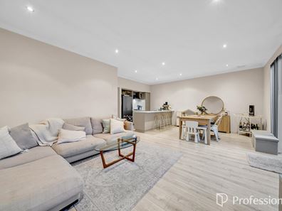 35 Barmouth Loop, Butler WA 6036