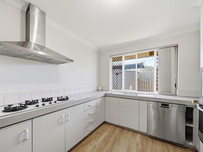 3/14 Skytown Place, Queens Park WA 6107