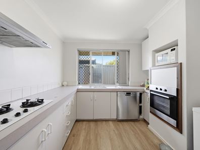 3/14 Skytown Place, Queens Park WA 6107