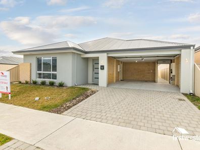 16 Fortescue Boulevard, Two Rocks WA 6037