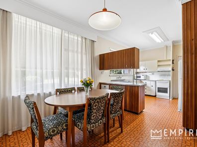 12 Chesson Street, Alfred Cove WA 6154