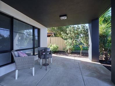8 Majorca Green, Secret Harbour WA 6173